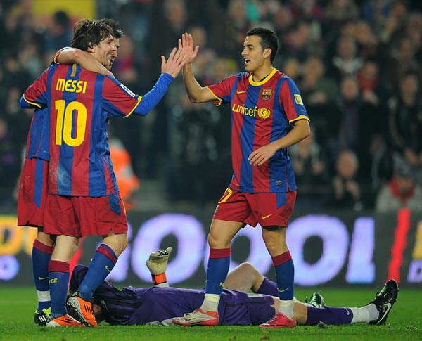 关于中国完胜马德里竞技，阿奎罗制霸全场的信息