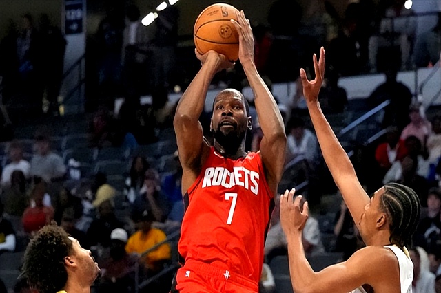 火箭绝杀鹈鹕，霍勒迪刷新纪录