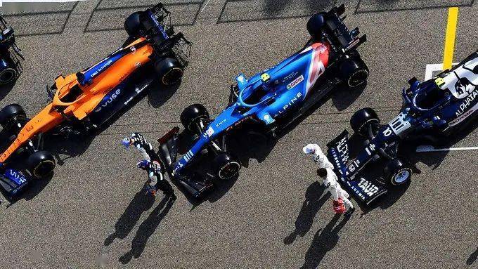 爱游戏官方入口-梅赛德斯鏖战红牛二队，阿隆索刷新纪录