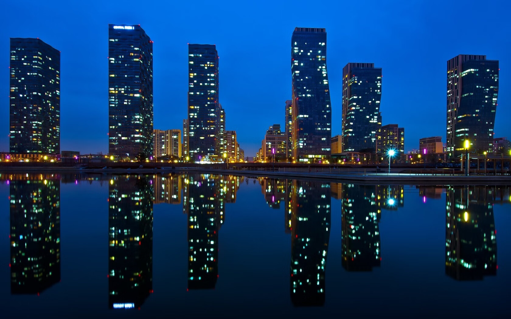 南美风暴破格子军铁壁!巴斯托尼贴地斩定江山