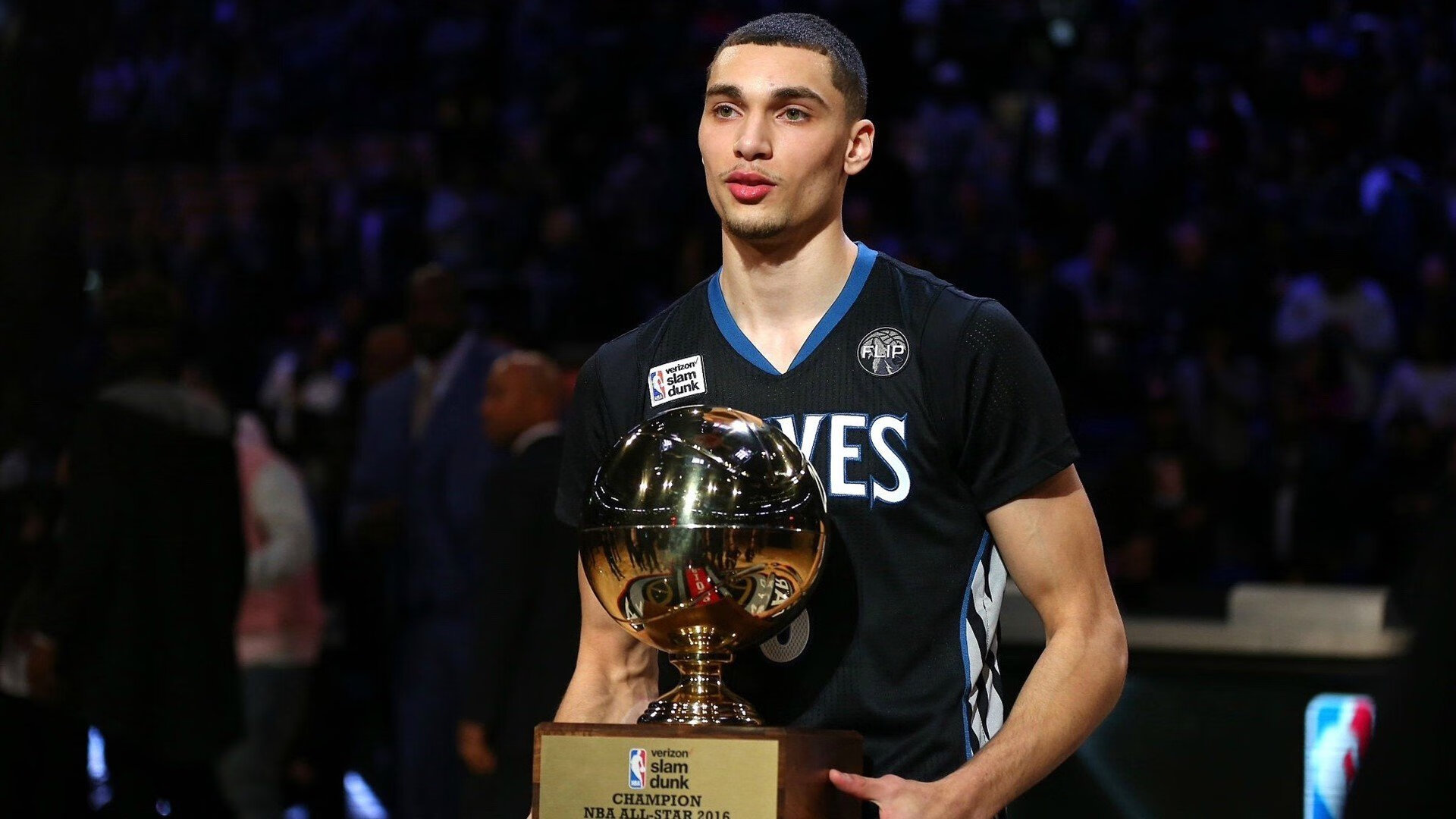 跨洋逆袭！雄鹿狂胜辽宁队，归化内线觉醒成关键先生