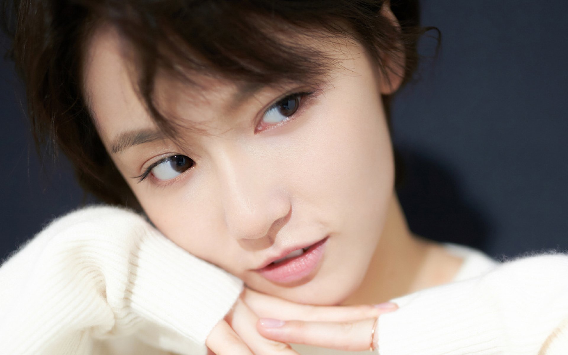 晋军破金城，利刃穿云霄