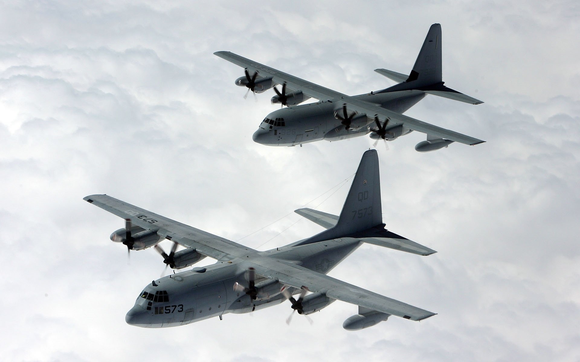 爱游戏官方入口-宿命的红白对决，2026世界杯C组，匈牙利如何用铁血压制日本，范戴克铸就永恒经典